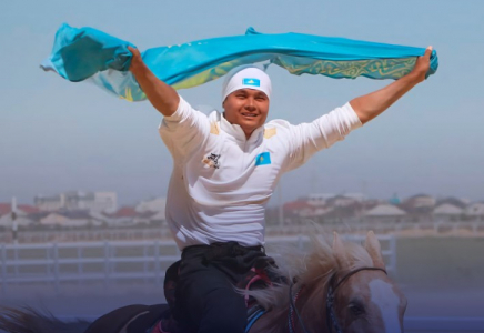 ​ШЫМКЕНТТІК СПОРТШЫ – ЕКІ ДҮРКІН ӘЛЕМ ЧЕМПИОНЫ