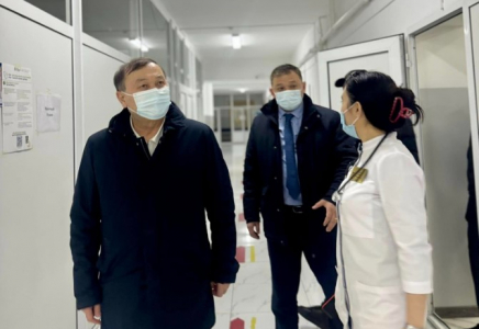 ШЫМКЕНТ: қаланың бас дәрігері Сайрамдағы емхана бөлімшелерін аралады