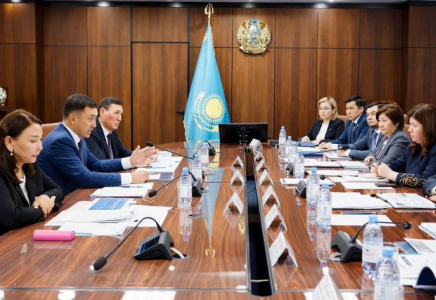 ​ТҮРКІСТАН: Білім сапасын арттыру мәселелері министрлікте талқыланды