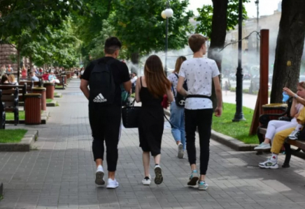 Украинада 22 жасқа дейінгі жігіттерге шетелге шығуға рұқсат берілді