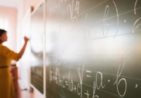 Мұғалімдерді әлеуметтік желіге мәжбүрлеуге заң жүзінде тыйым салынады