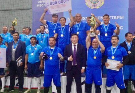 ТҮРКІСТАН: Депутаттар арасындағы футбол біріншілігінің жеңімпазы анықталды