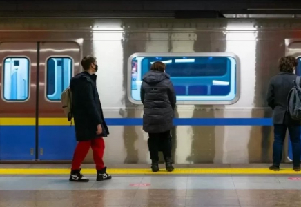 Алматы метросында жолаушылар төбелесіп қалды