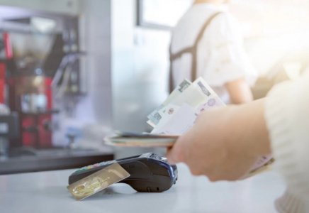 Қазақстанда енді ломбардқа сақина, сырғасын тастап, төлемін кешіктіргендерге несие берілмейді