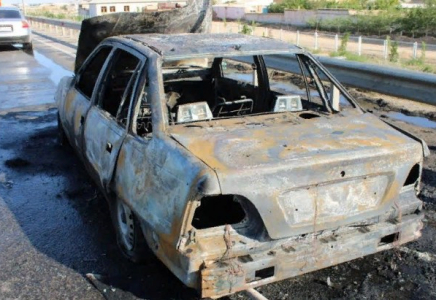 ТҮРКІСТАН: Жолда келе жатқан көлік өртеніп кетті