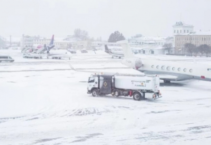 АҚШ-та қалың қардан 10 мыңнан астам рейс тоқтатылды