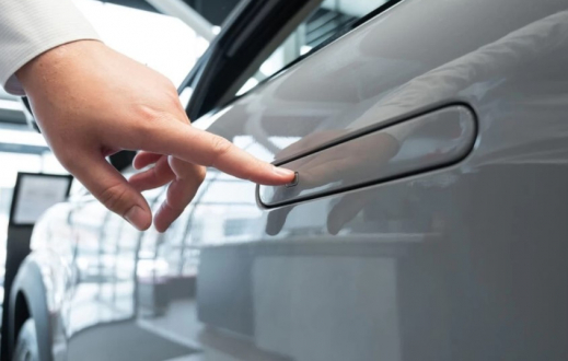 Қытай көлік есігіндегі жасырын тұтқаларға тыйым салды