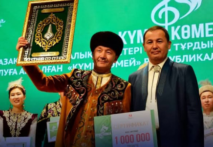 Шымкентте «КҮМІС КӨМЕЙ» республикалық дәстүрлі әншілер байқауы өтті