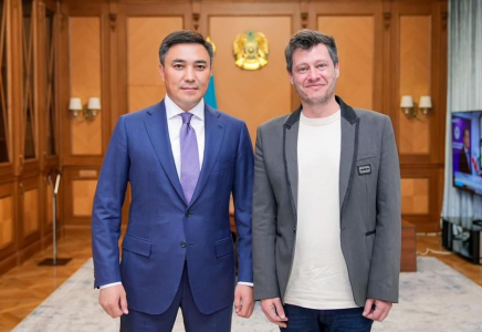 ШЫМКЕНТ: қала әкімі француздың әншісімен кездесті