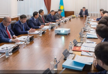 Премьер-министр Заңсыз иемденілген активтерді мемлекетке қайтару жөніндегі комиссияның отырысын өткізді