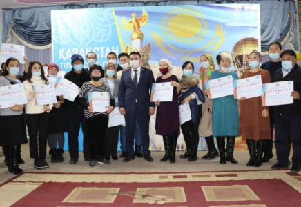 ТҮРКІСТАН: Түлкібаста 30 адамға жер телімі берілді