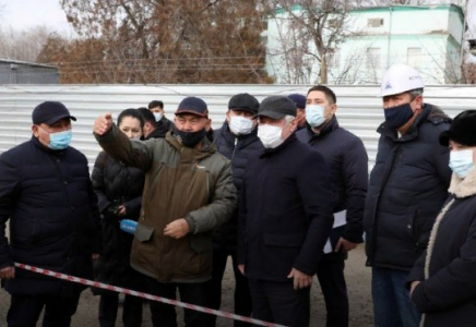 Сапарбаев Қордай ауданындағы биофармацевтика зауытының қызметкерлерімен кездесті
