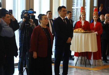 Қыз Жібек рөлін сомдаған даңқты актриса Меруерт Өтекешова Түркістанға келді