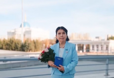 ​ШЫМКЕНТ ҚАЛАСЫНЫҢ ӘЛЕУМЕТТІК САЛА ҚЫЗМЕТКЕРІ МЕМЛЕКЕТТІК МАРАПАТҚА ИЕ БОЛДЫ