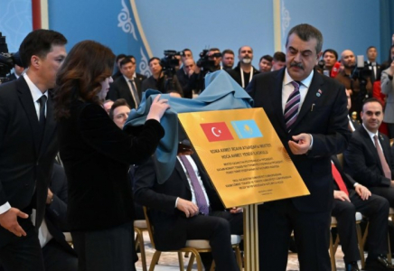 Қазақстан мен Түркия президенттері Қожа Ахмет Ясауи атындағы мектептің ашылу рәсіміне қатысты