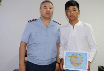 Кәріз құдығынан сәбиді құтқарған жасөспірім марапатталды