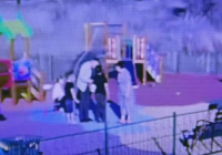 Қарағандыда балалар алаңында ер адам баланы итеріп жіберген - видео