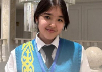 Өз бетінше үйренген: 11 сынып оқушысы он тілде еркін сөйлейді