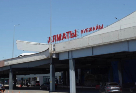 Алматы әуежайы науқас баланы күтіп алатын реанимобильді ұшаққа жібермеген