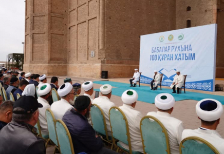 Түркістанда «Бабалар рухына 100 хатым» атты тағлымды іс-шара өтті