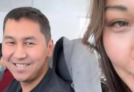 Қазақстандық ер адам денесіне чип орнатқан Қазақстандық ер адам денесіне чип орнатқан