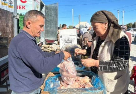 ТҮРКІСТАН: Әлеуметтік маңызы бар азық-түлік жәрмеңкесі ұйымдастырылды