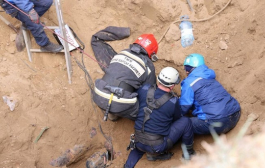 Павлодарда бес жұмысшыны топырақ басып қалды – қаза тапқандар бар