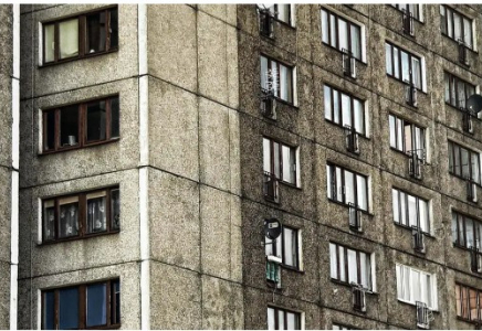 Қызылордада 3 жасар бала төртінші қабаттан құлап кетті