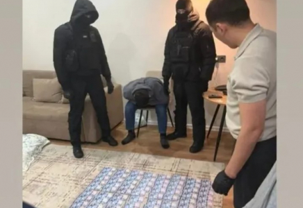 Өз бүйрегін 25 мың долларға өткізбекші болған ер адам ұсталды