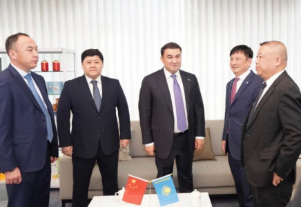 Түркістан облысының әкімі Хубэй провинциясында маңызды кездесулер өткізді