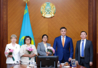 ШЫМКЕНТ: Мемлекеттік қызметшілер күні қарсаңында үздік қызметкерлер марапатталды