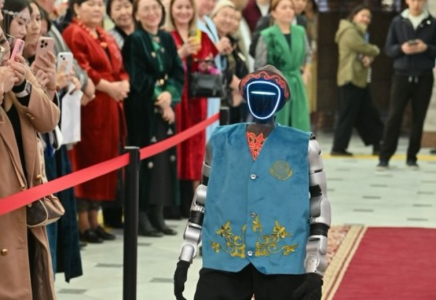 ​ШЫМКЕНТТЕ «ҰЛТТЫҚ КИІМ – ҰРПАҚҚА МҰРА» АТТЫ СӘН КӨРСЕТІЛІМІ ӨТТІ