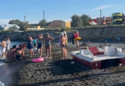 Алакөлде қазақстандық судан әйелдің мәйітін алып шықты (видео)