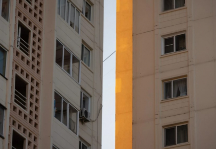 Астанада бір түнде екі адам терезеден секіріп қаза тапты