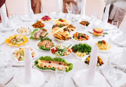 Қостанай облысында тойға барған қонақтар жаппай тамақтан уланып, 85 адам ауруханаға түсті Қостанай облысында тойға барған қонақтар жаппай тамақтан уланып, 85 адам ауруханаға түсті