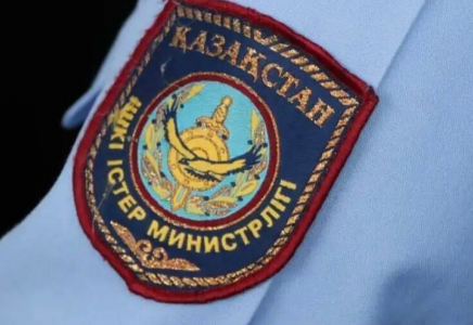 «Жеке деректеріңді таратамын»: Өскемен тұрғынынан 6 млн теңге бопсалаған әйел ұсталды
