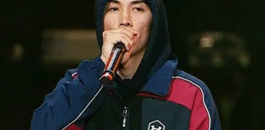 Істі болған әнші Qarakesek сот үкімін орындай бастады