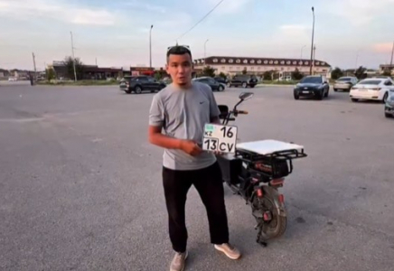 ​Шымкентте алғаш рет электрлі мопедке мемлекеттік нөмір берілді