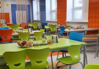 "Баламыздың тамағына телміріп отырады"