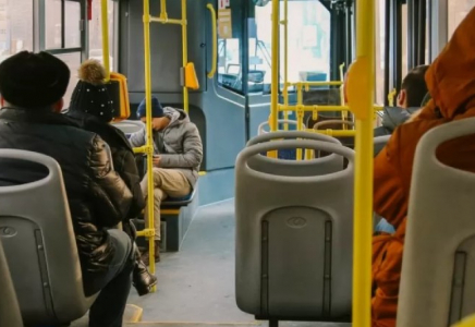 Оралда автобустардың жүргізушілері мен кондукторлары ереуілге шықты