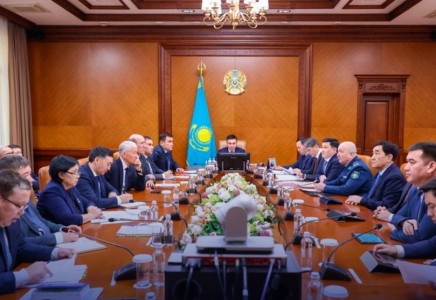 ШЫМКЕНТ: аппарат отырысында өзекті мәселелер қаралды