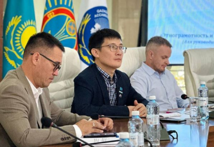 ТҮРКІСТАН: «Этномәдени сауаттылық және БАҚ-тағы этносаралық қатынастарды жариялау» бағдарламасы жалғасып жатыр