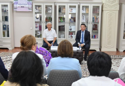 ШЫМКЕНТ: сынақ мерзімінен өткен мамандар салтанатты түрде ант қабылдады