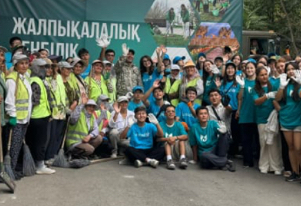 ​Шымкентте «Таза Қазақстан» акциясы аясында жалпықалалық сенбілік өтті: бір күнде 172 тонна қоқыс шығарылды