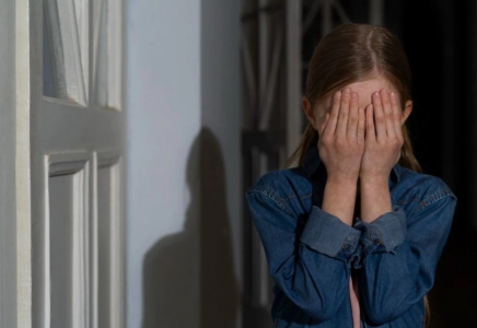 Талдықорғанда ер адам өзін 15 жастағы оқушы ретінде таныстырып, жасөспірімге зорлық көрсеткен