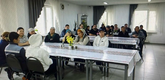 ​Шымкент: «Зерде Керамика» ЖШС-де жаңа Конституция жобасы түсіндірілді 