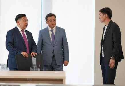 ТҮРКІСТАН: Вице-министр Вусонг қазақ-корей университетінің дайындығын пысықтады