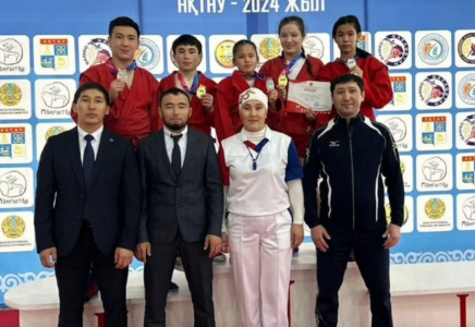 Шымкенттік жасөспірімдер самбодан командалық есепте ел чемпионы атанды