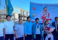 ​ШЫМКЕНТТІК ӘЛЕМ ЧЕМПИОНЫН ӘУЕЖАЙДАН САЛТАНАТТЫ ТҮРДЕ КҮТІП АЛДЫ