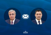 ​Президент Садыр Жапаровты Жогорку Кенеш сайлауының табысты өтуімен құттықтады